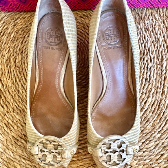 Tory Burch - Mini Miller Open Toe 65mm Wedge - Color Trench Tan - Size 6 - Picture 8 of 11